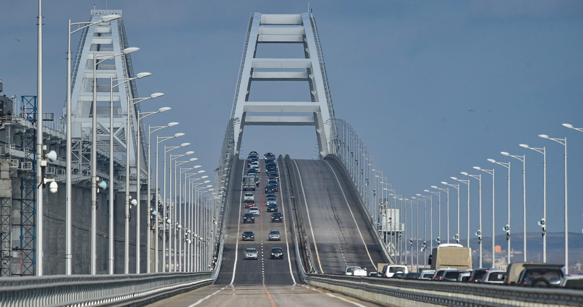Rusia confirma la reapertura total del puente de Crimea tras la explosión de octubre