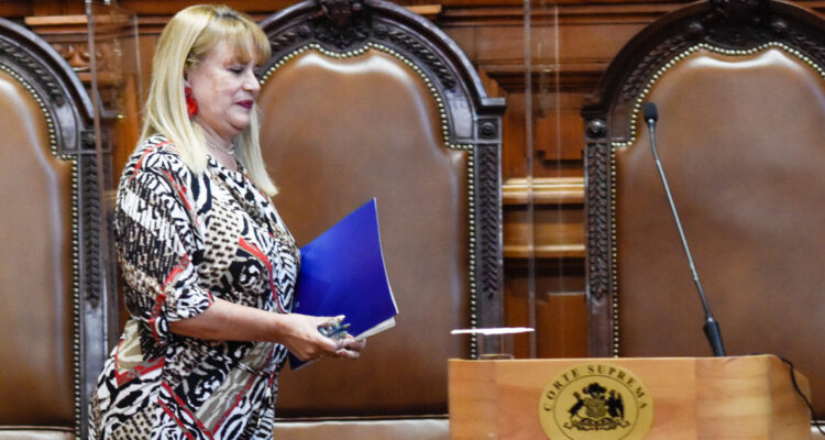Corte Suprema apunta a la Superintendencia de Salud por tabla de factores de Isapres