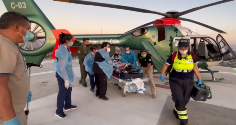 Rápido actuar permitió estabilizar a niño de 1 año que cayó a una piscina en Talagante