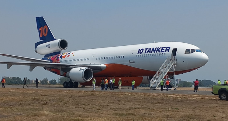 Ten Tanker detenido en aeropuerto Carriel Sur