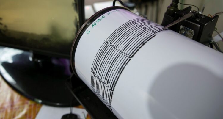 Un sismógrafo detecta un terremoto en las islas Filipinas.