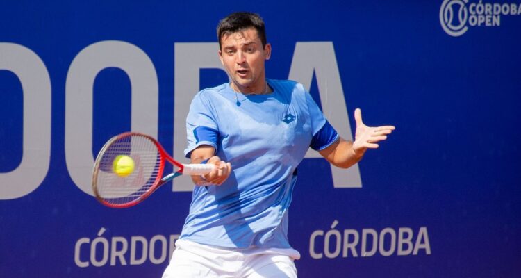 Tomás Barrios debutó con victoria en el ATP de Córdoba.