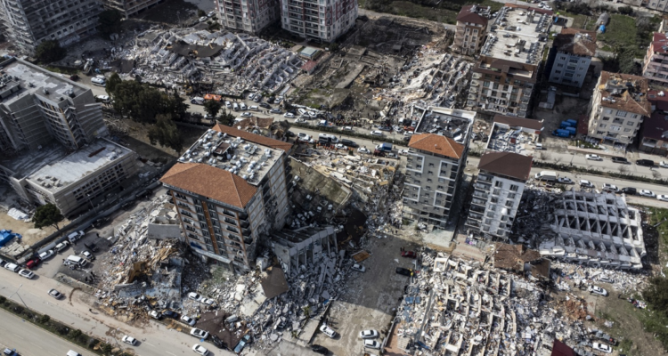 Edificios caídos tras el terremoto en Siria y Turquía.