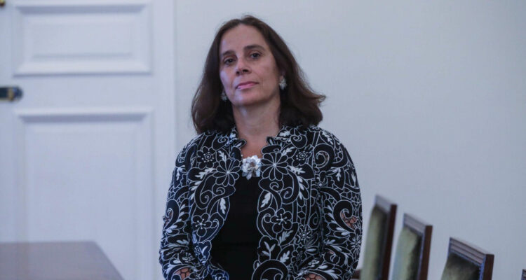 Urrejola critica carta que firmó presidente Fernández, pero descarta mala relación con Argentina