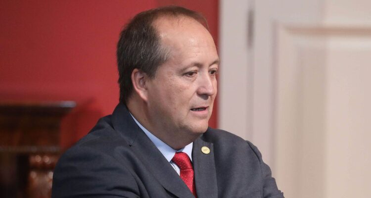 “No está descartada”: Valencia rechaza entregar cifras de intencionalidad en incendios