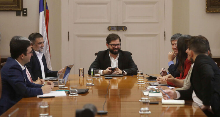 La Moneda y eventual cambio de gabinete: “Esto tiene que ser sin presiones”