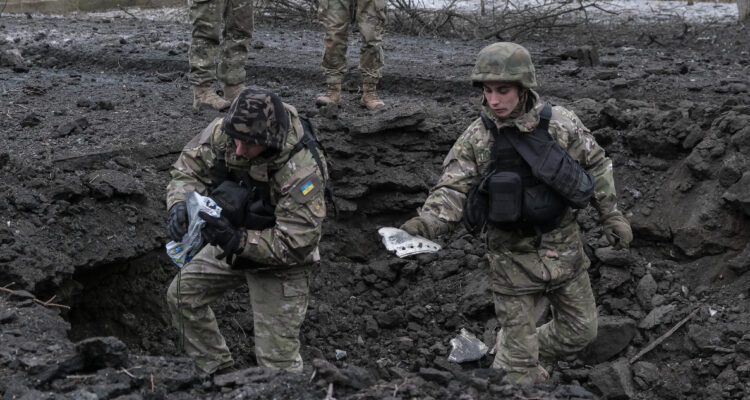 Zelenski pide armas de largo alcance para liberar a Bajmut de las tropas rusas