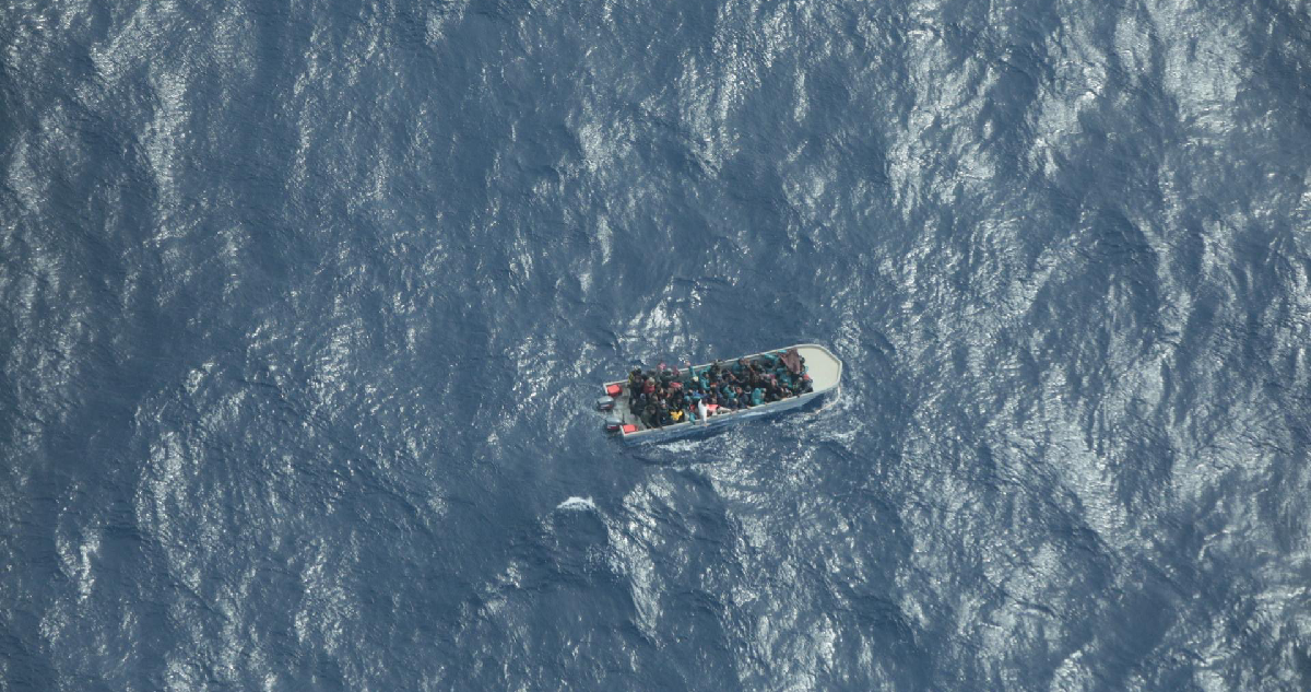 30 migrantes desaparecidos dejó un nuevo naufragio en el Mediterráneo Central