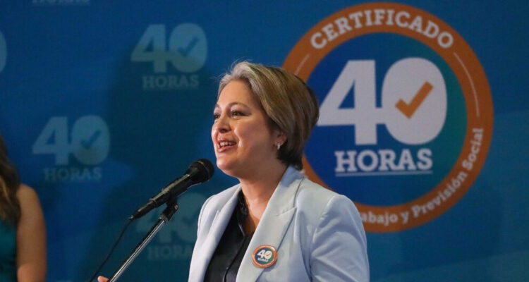 Ministra del Trabajo que impulsa las 4*0 horas