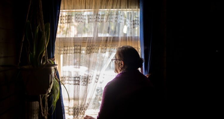 Adulta mayor aseguró haber sido estafada por pareja en Osorno