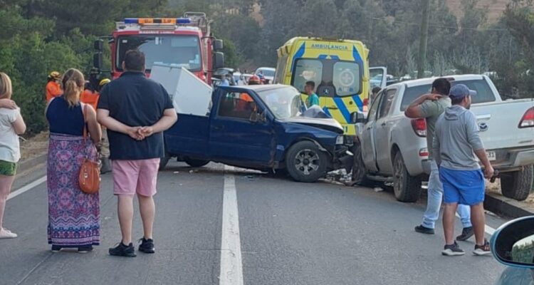 Al menos 8 lesionados deja colisión en Quirihue