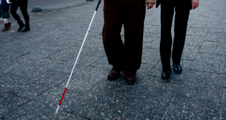 Administradora de Fondos de Cesantía se suma a App que mejora acceso de personas ciegas a sucursales