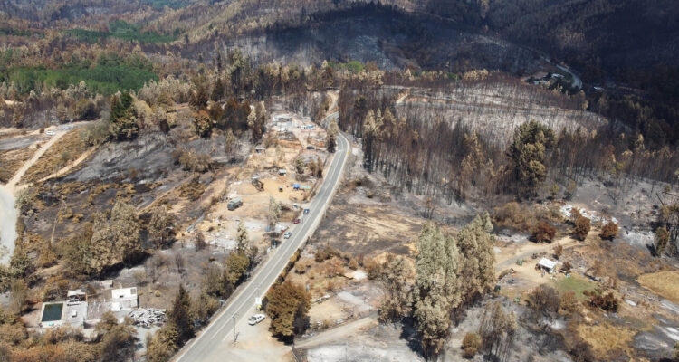 Advierten riesgo de derrumbes y deslizamiento de tierra en zonas afectadas por incendios forestales