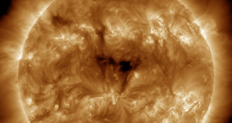 Agujero coronal enviará vientos solares a la Tierra