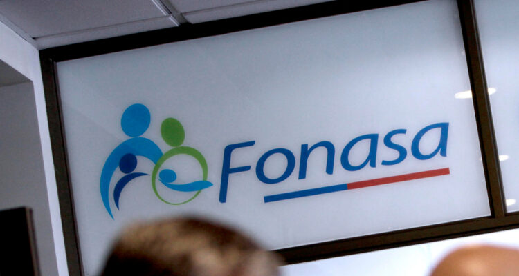 Logo Fonasa, en medio de crisis de isapres