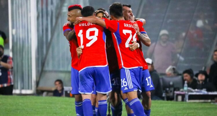 Alexander Aravena fue destacado por Gary Medel en el triunfo de Chile a Paraguay.