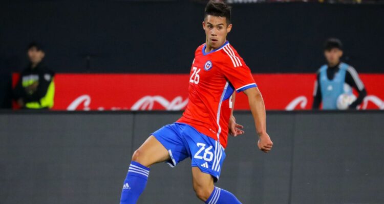 Alexander Aravena deslumbra a la UC por su partidazo con La Roja