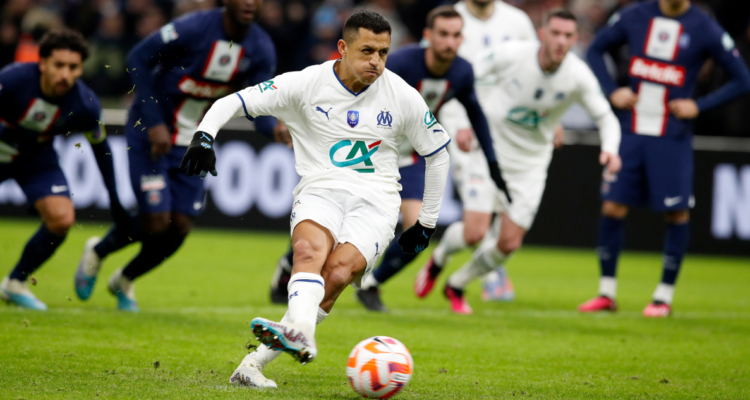 Alexis Sánchez recibe feroces comentarios de un exjugador del PSG.