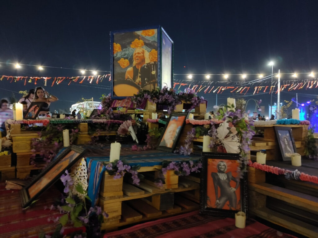Imagen del altar de Taylor Hawkins en Lollapalooza. El homenaje acabó pasando desapercibido en el festival.