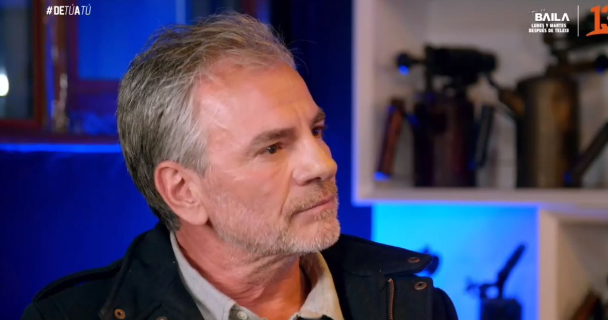 El actor Álvaro Rudolphy hablando sobre el accidente que sufrió.