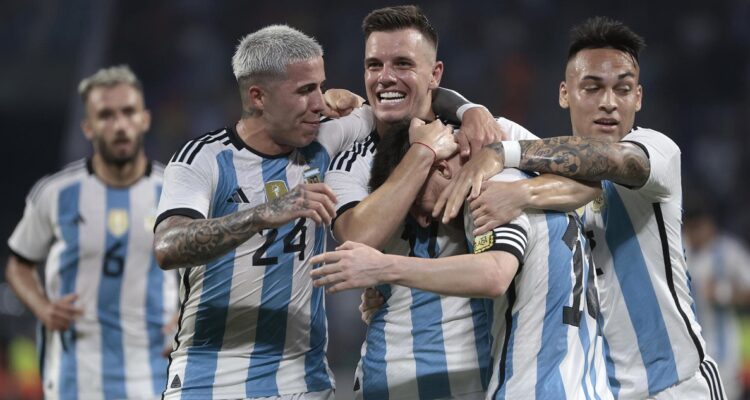 Argentina destrozó a Curazao con un Lionel Messi mágico