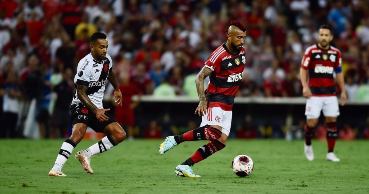 Arturo Vidal jugando ante Vasco de Gama.