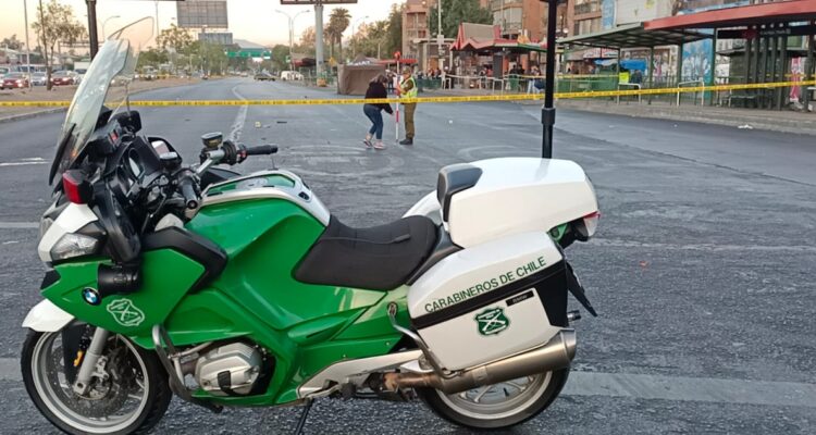 Dos hombres mueren atropellados en Estación Central por conductor a alta velocidad que se fugó