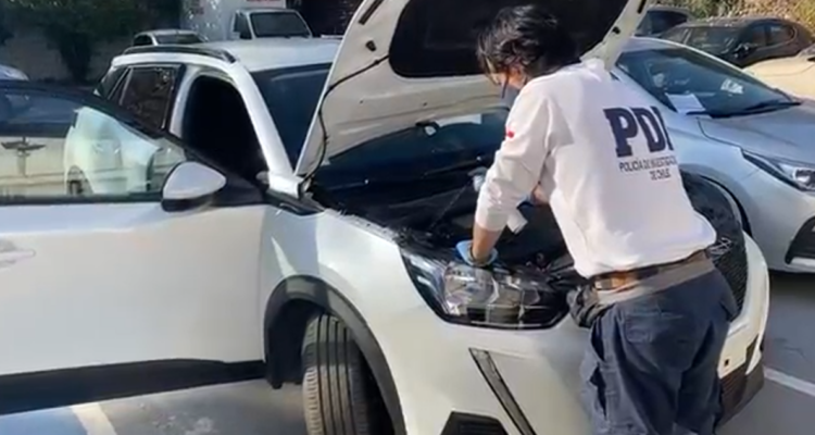 PDI detiene a 11 acusados de clonar autos robados en portonazos y encerronas para venderlos en la RM