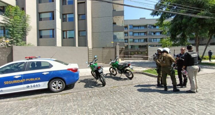 Balean a hombre para robarle mochila afuera de su casa en Ñuñoa: delincuentes se fugaron