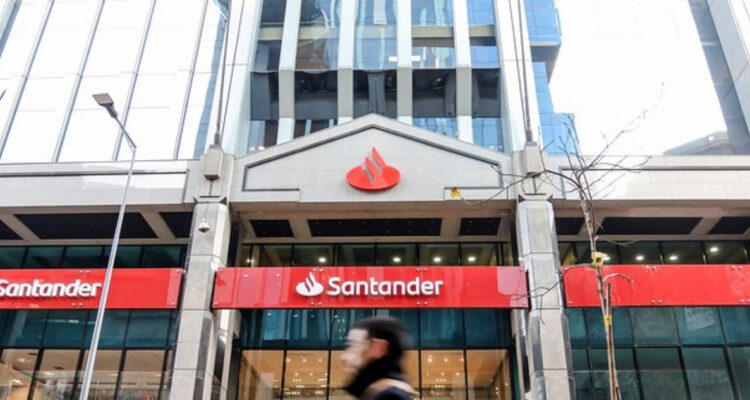 Banco Santander supera el millón de becas entregadas