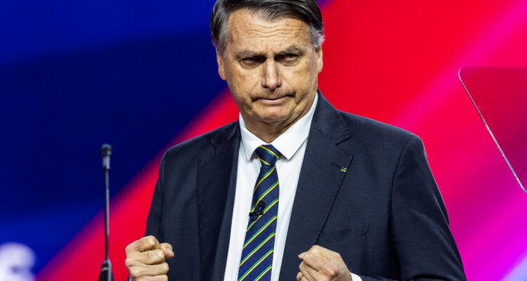 “Volveré en breve”: Bolsonaro envía un aviso a Brasil y de paso califica a Lula de “bandido”