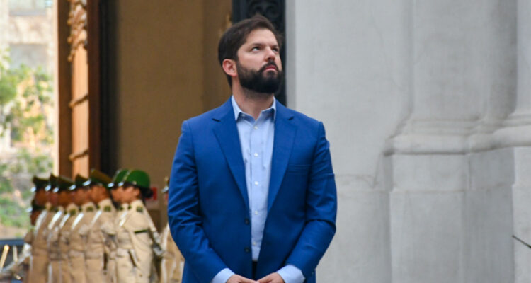 Boric confirma que para avanzar con el litio se trabajará con el sector privado