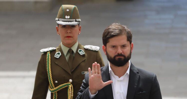 Boric e indulto a tercer detenido por crimen de carabinera: “No vale la pena caer en ataques cruzados”
