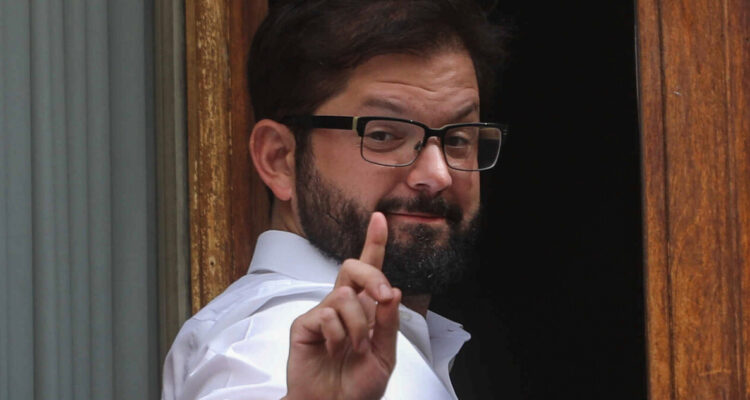 Boric por cambio de gabinete: Mi objetivo es mejorar la gestión, no hacer favores a partidos políticos