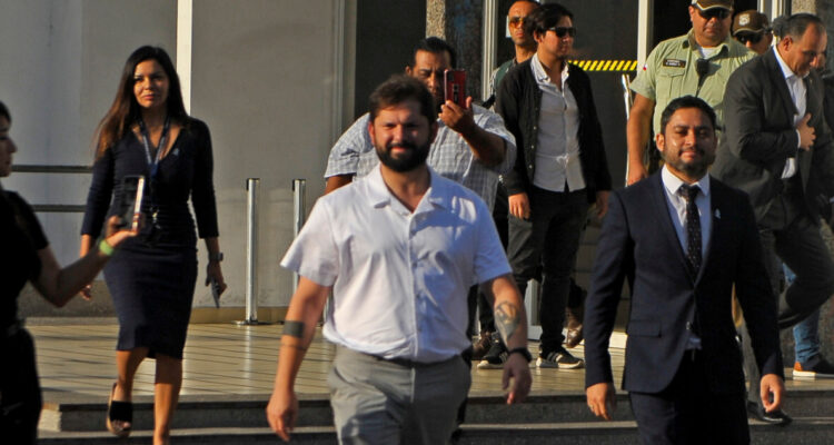 Boric llega a Tarapacá para visitar Colchane