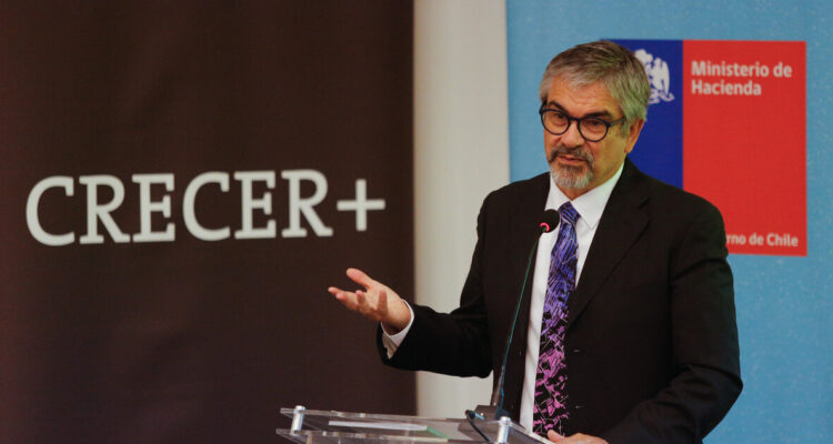 Ministro Marcel lidera reforma tributaria