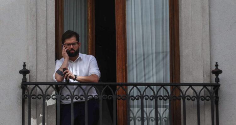 Presidente Boric cumplirá un año en el Gobierno en medio de inminente cambio de gabinete