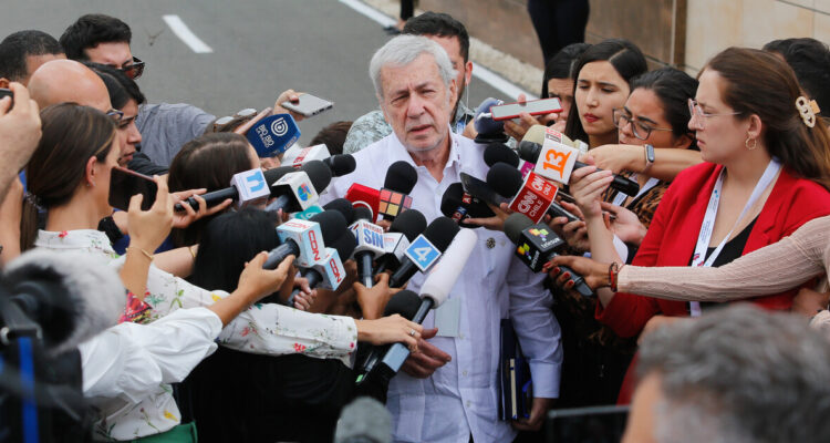 Canciller van Klaveren por Bolivia en Cumbre Iberoamericana