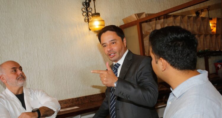 Carter rechaza Estado de Excepción en la RM: “No todo se arregla con militares en las calles”