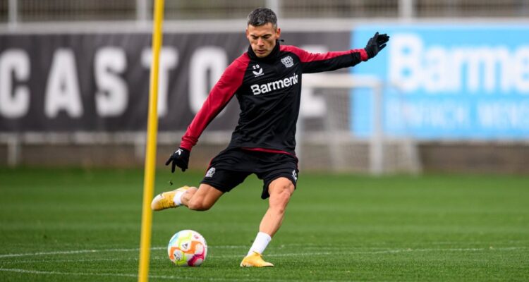 Xabi Alonso desea una gran despedida para Aránguiz en el Leverkusen