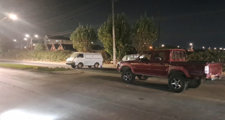 Delincuentes estrellan vehículo contra sucursal de Chiletabacos durante robo en Los Ángeles