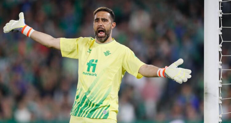 La movida del Real Betis que pone en serio riesgo el futuro de Claudio Bravo en los verdiblancos