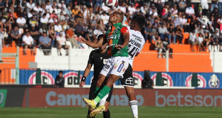 Cobresal y Colo Colo se miden en el Campeonato Nacional
