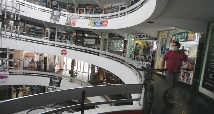 La actividad económica sorprende creciendo más de lo esperado en enero, luego de 4 meses de caídas