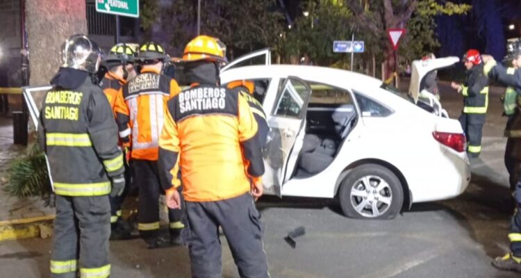 Conductor muere tras choca a alta velocidad con un árbol en Providencia
