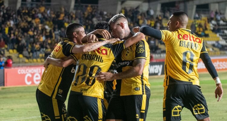 Coquimbo venció a Cobresal y escala en Campeonato Nacional