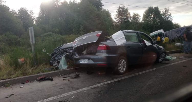 Cuatro muertos deja colisión en Dalcahue: camión impactó contra dos vehículos