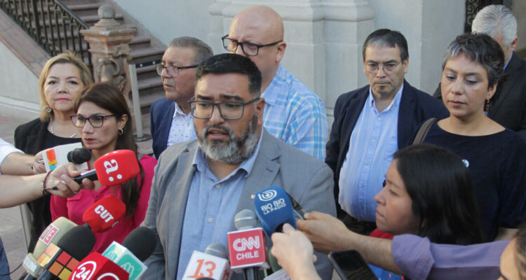 CUT plantea necesidad de un sueldo mínimo de $500 mil