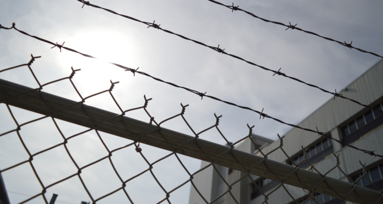 Les ofrecía dulces y dinero: en prisión queda acusado de delitos sexuales contra niñas en Chiloé