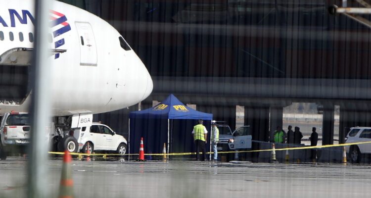 General de la DGAC revela detalle crucial que permitió frustrar asalto en Aeropuerto de Santiago